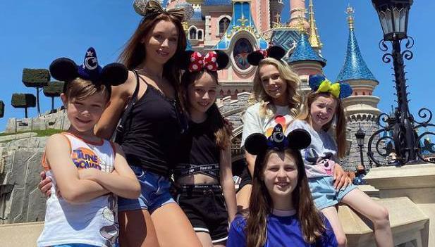 Lynsey Bennett 'so grateful' for Disney trip with daughters and Una Healy