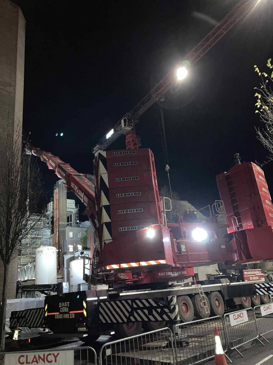 700 tonne Liebherr crane 700 tonne Liebherr crane