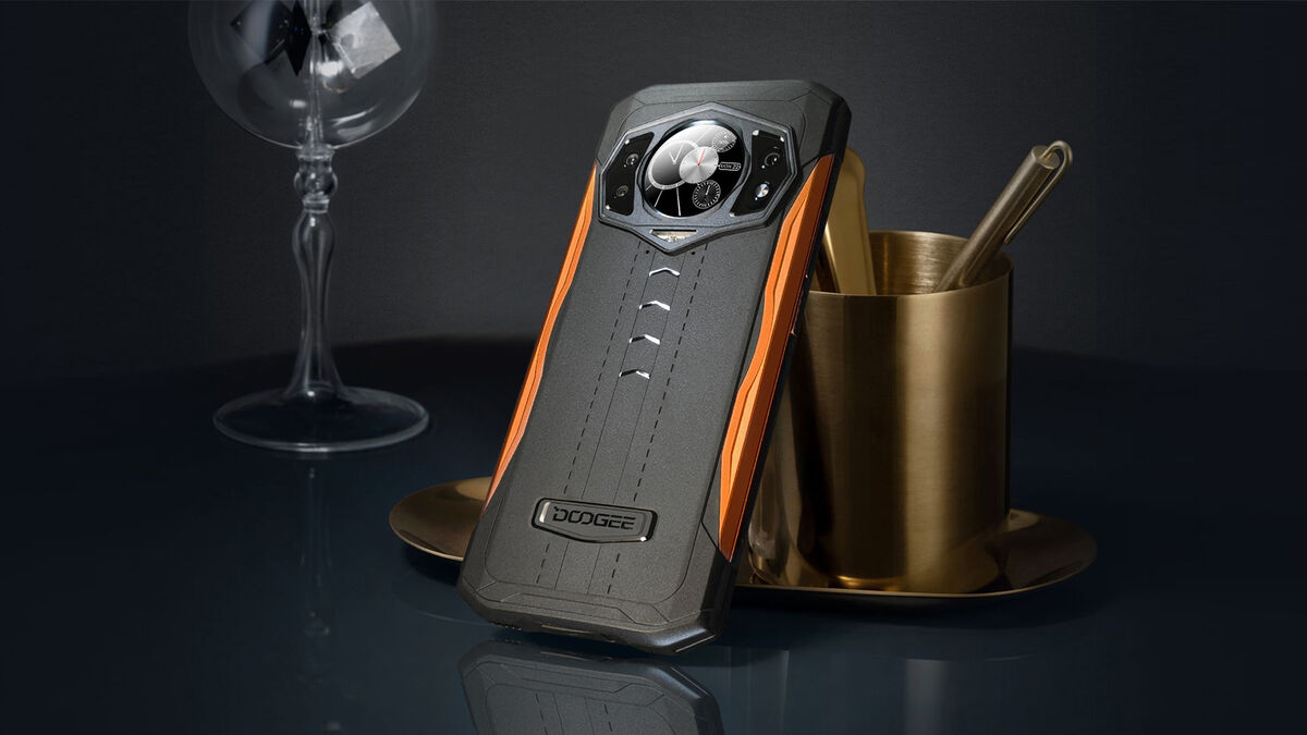 Doogee S98 has three cameras on the back. Picture: Doogee