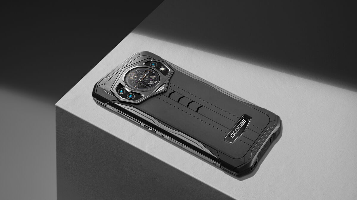 Doogee S98 features dual displays. Picture: Doogee