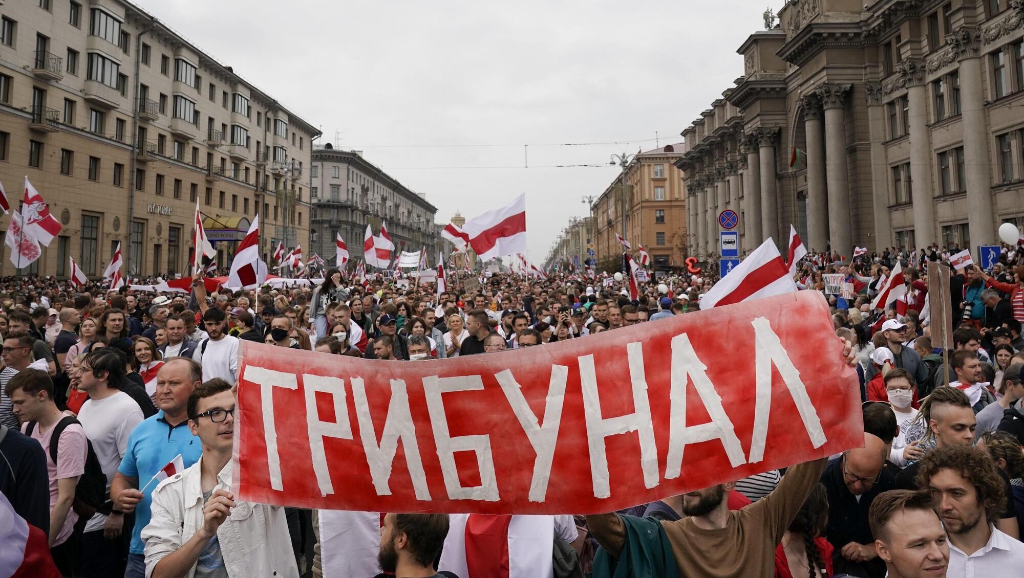 Ryan Gallagher: Hacktivists wage cyberwar on Putin's supply lines