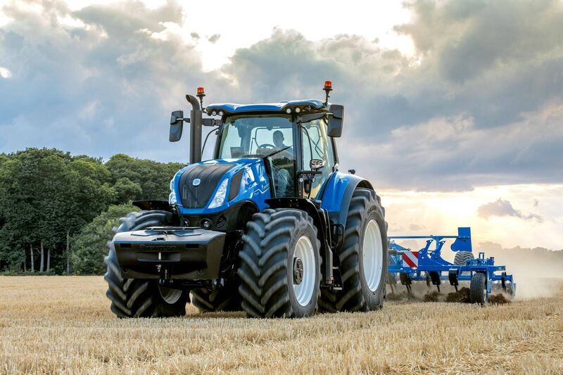 New Holland's T7.315 PLM Intelligence. New Holland's T7.315 PLM Intelligence.