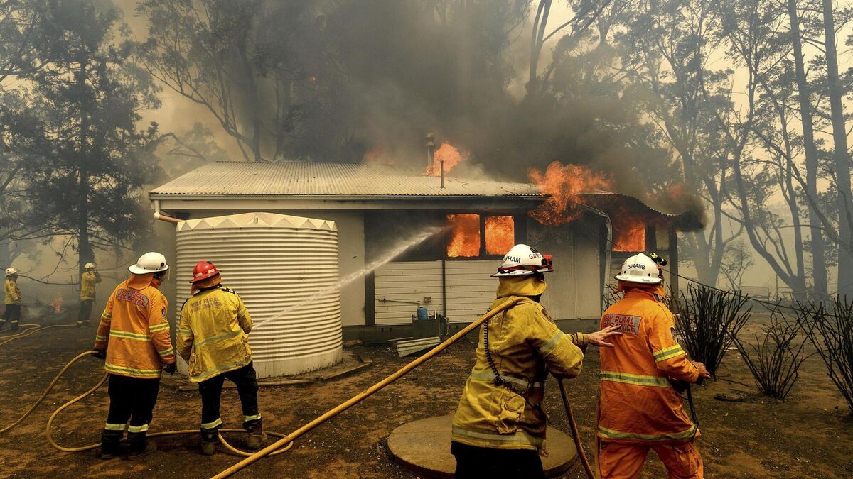 Climate change has brought increasing numbers of diastrous fires to Australia. 