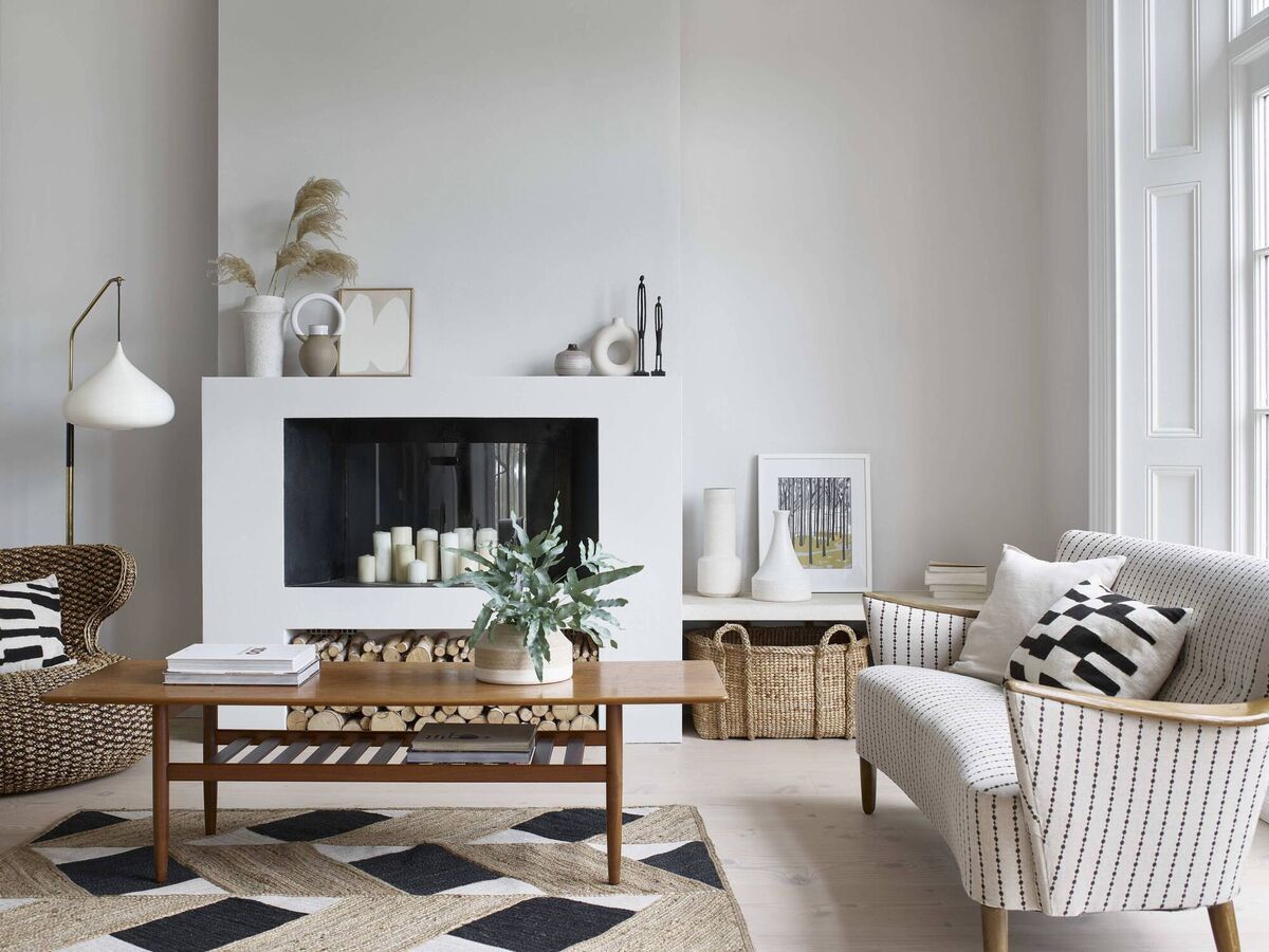 Dulux Heritage Romney Wool and China White. Dulux Heritage Romney Wool and China White.