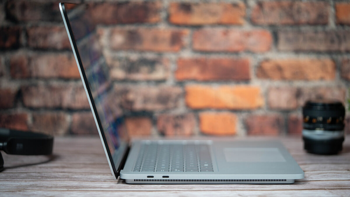 Microsoft Surface Studio in laptop mode. Picture: Noel Campion Microsoft Surface Studio in laptop mode. Picture: Noel Campion