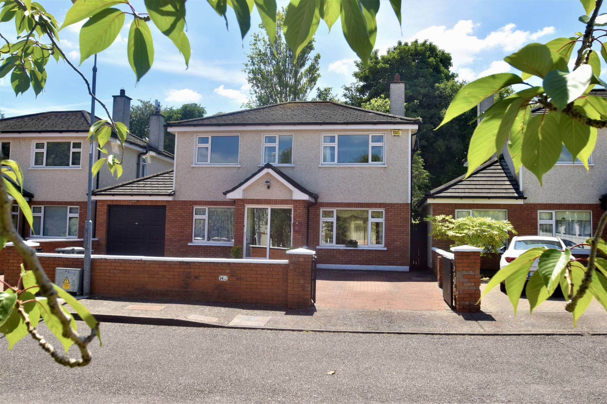 Good things come in threes: A choice of 3 detached trade-up family homes