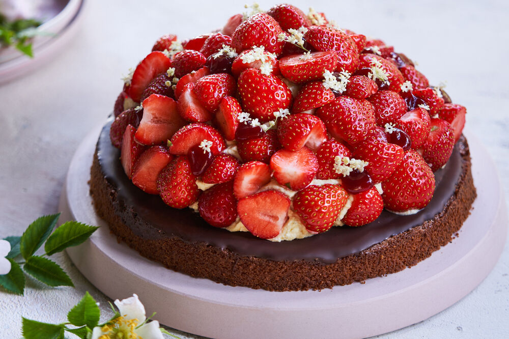 Trine Hahnemann’s Traditional Strawberry Cake