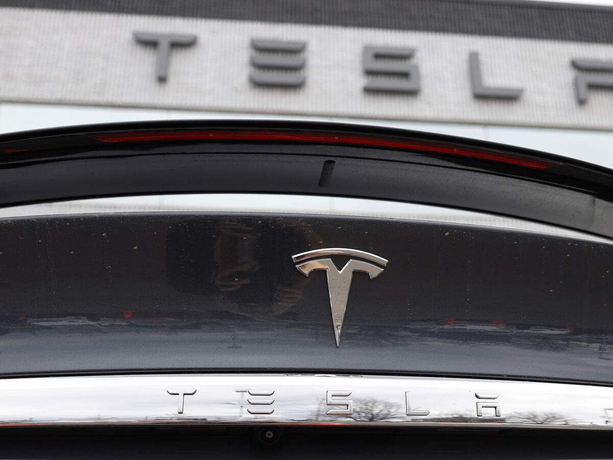 Tesla sells 75% of Bitcoin stake