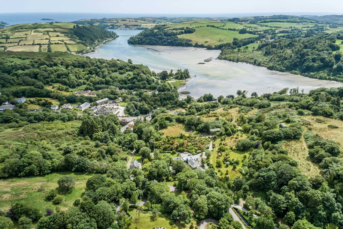 Setting is just off the Wild Atlantic Way and Glandore harbour Setting is just off the Wild Atlantic Way and Glandore harbour