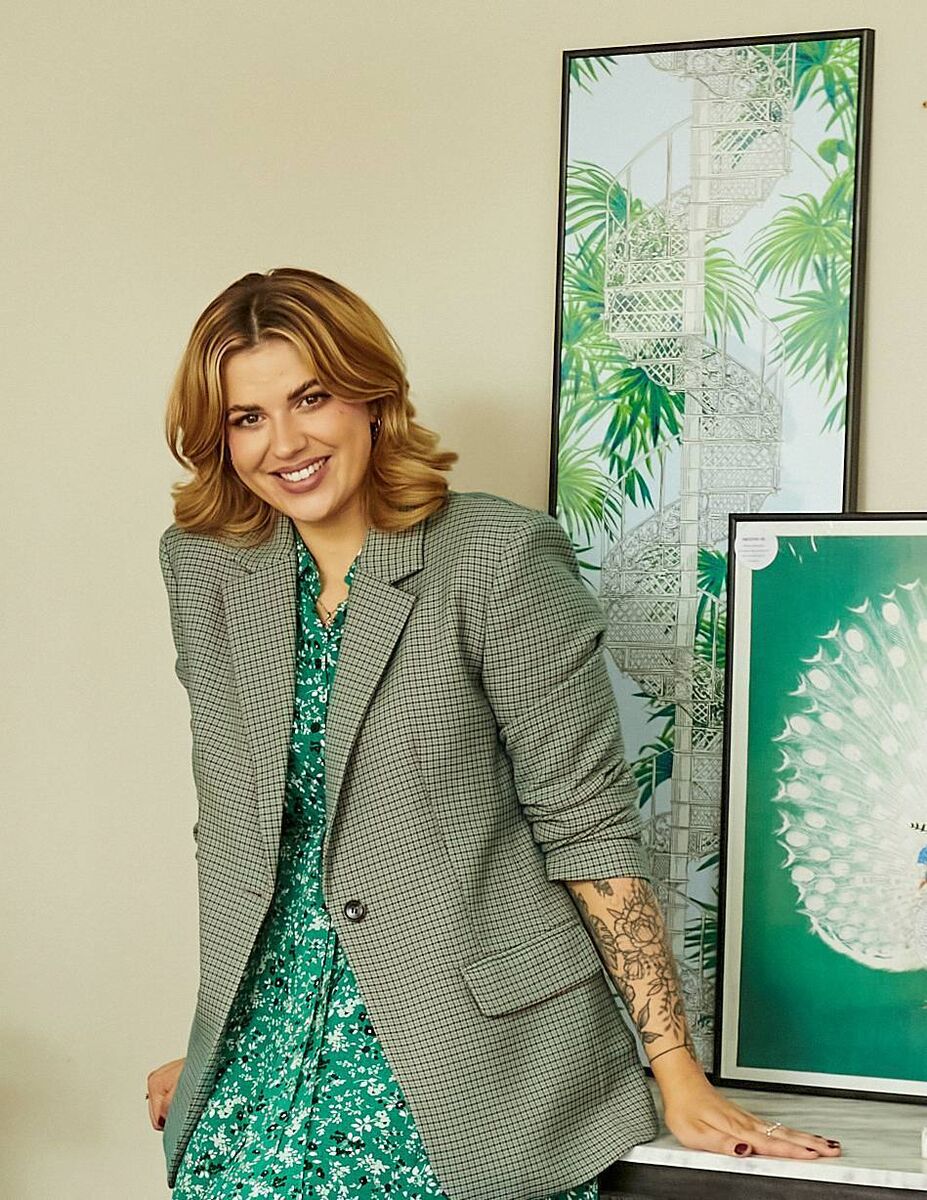 Alannah Monks, Oriana B.