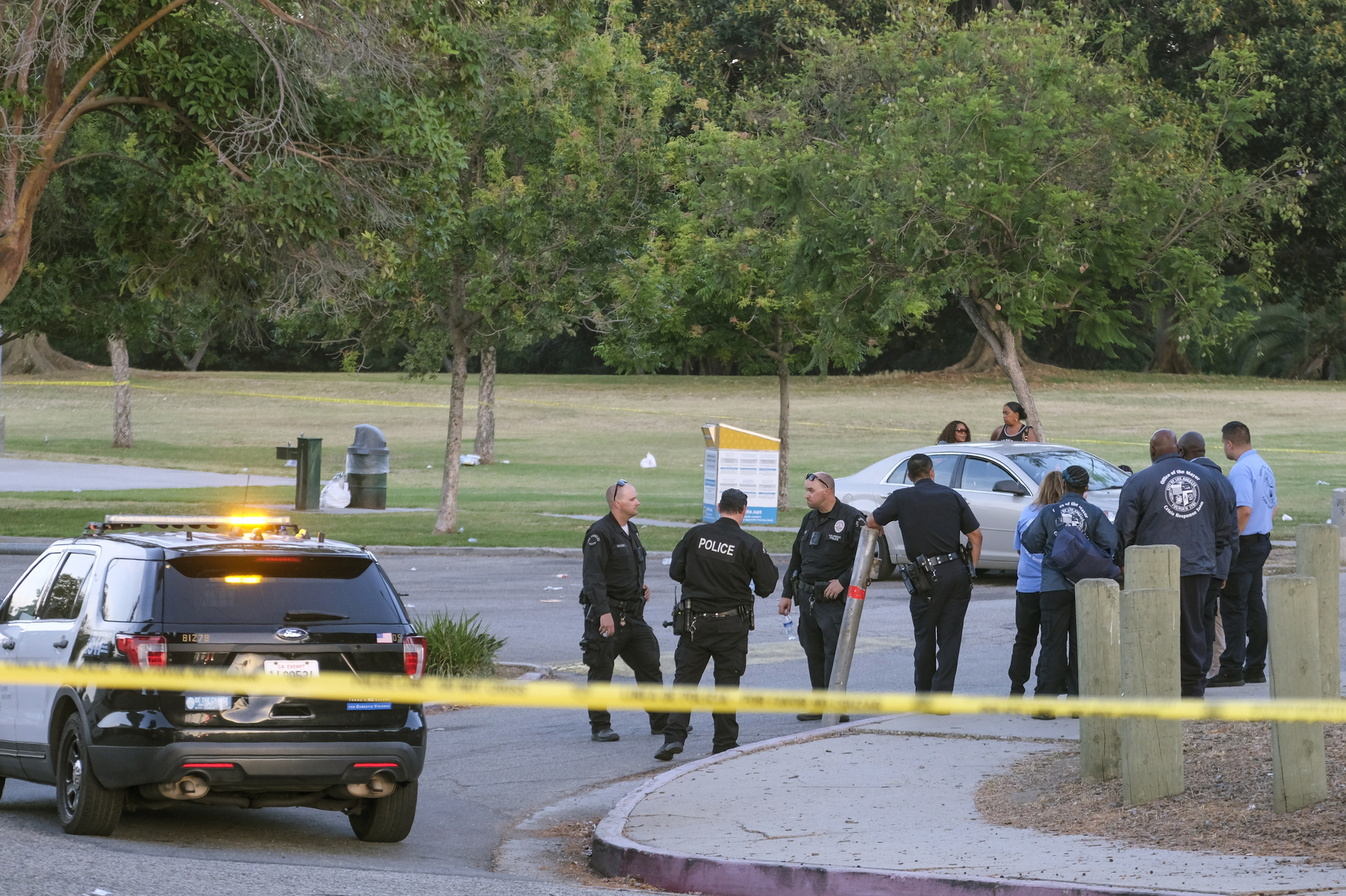 Two killed and five injured in shooting at Los Angeles park