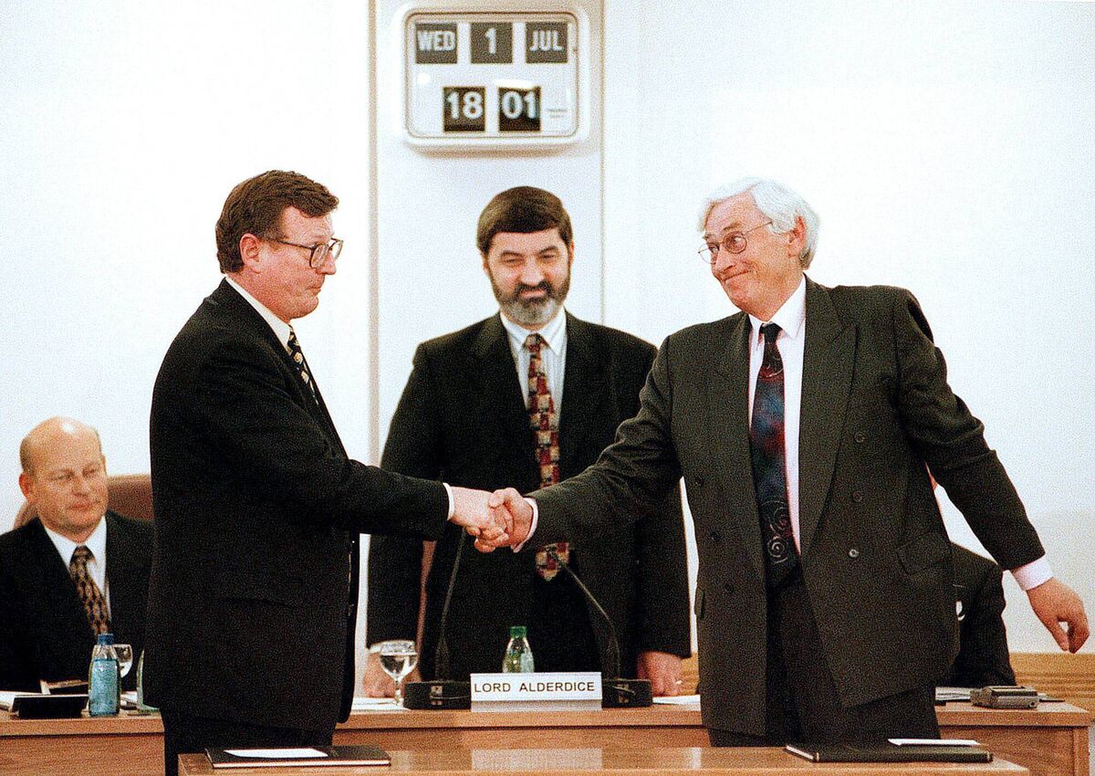 David Trimble, former Northern Ireland First Minister has died his family have said in a short statement. A moment of history for Northern Ireland as David Trimble and Seamus Mallon are elected First and second Minister respectively as the speaker lord Alderdice look on (centre).