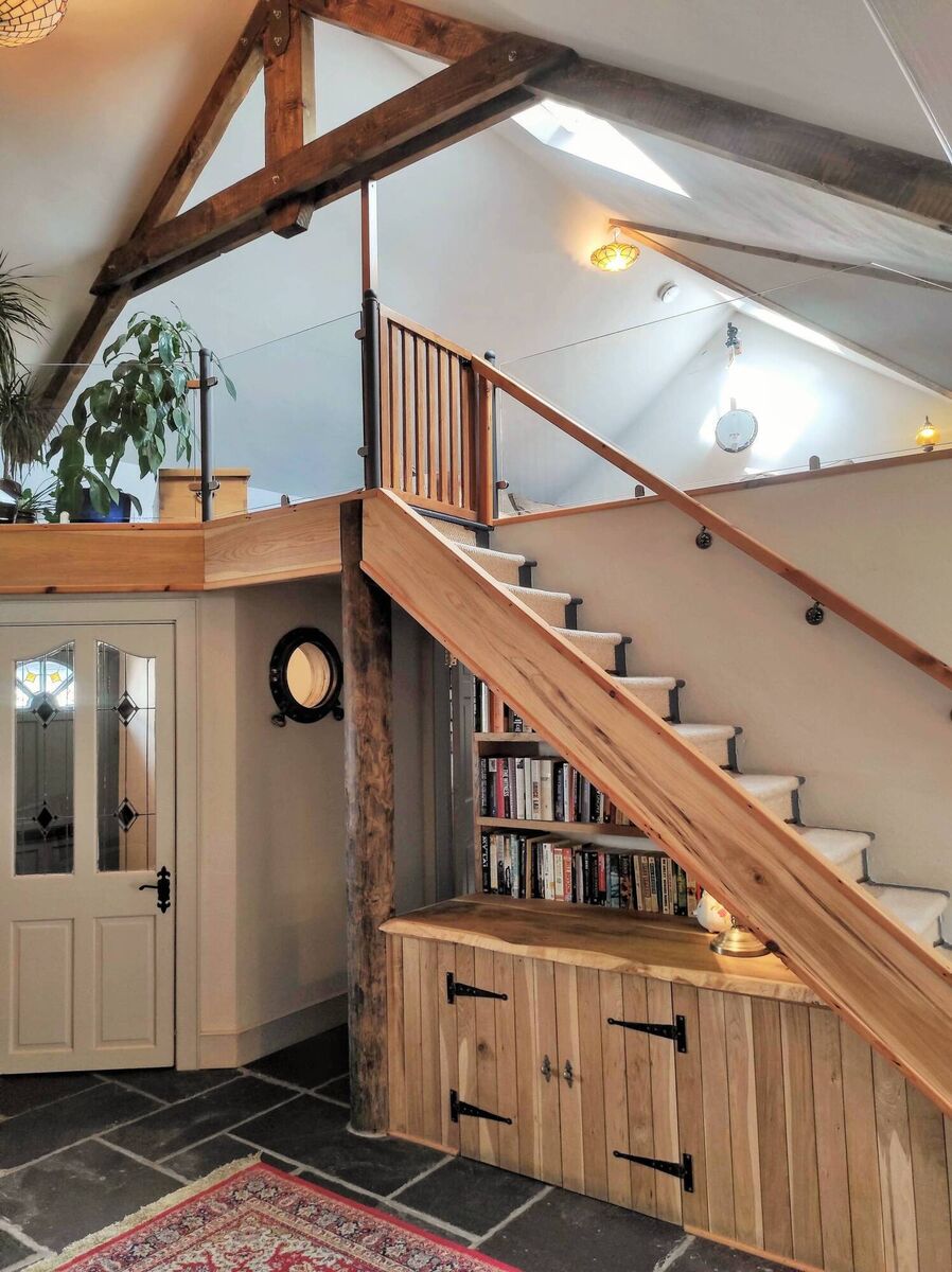 Slate, stone, oak, light: what's not to like?