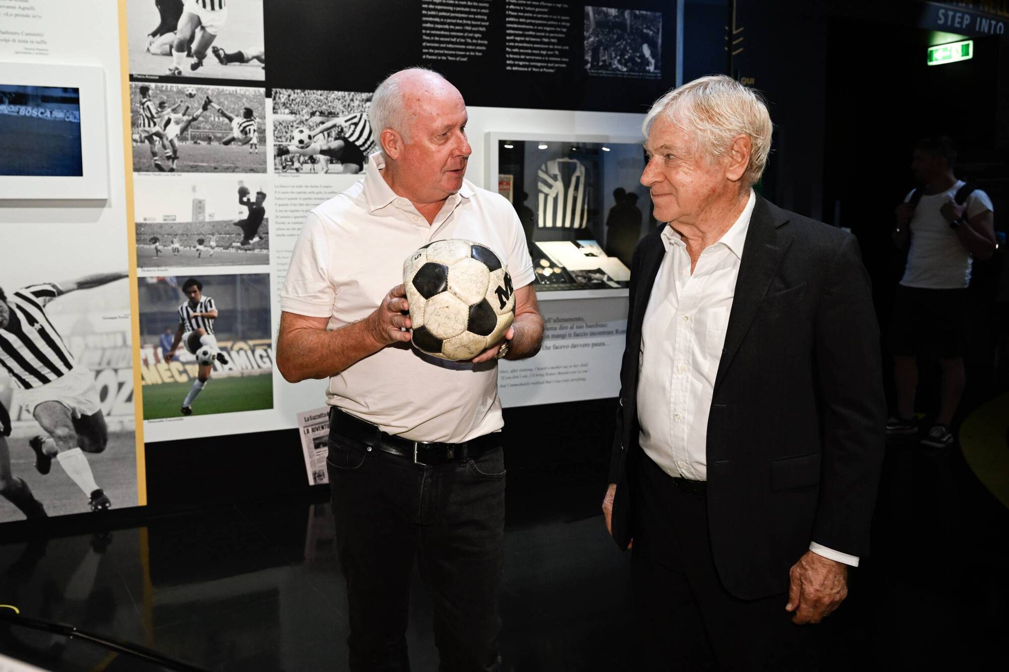 Pictures: Liam Brady drops into the Juve museum to donate 1982 Scudetto-winning ball