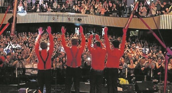 Frank and Walters play to a packed Cork Opera House — the Cork legends return to the venue on New Year’s Eve.