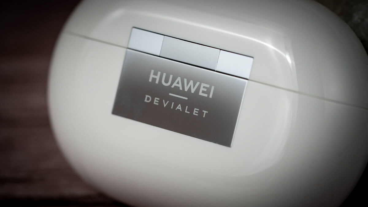 Huawei FreeBuds 2 Pro is developed in partnership with the French audio technology company