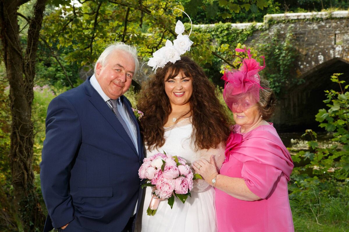 Annmarie O'Riordan with her parents Eileen and Humphrey O'Riordan. Pictures: Healy & Rimmington Photography Annmarie O'Riordan with her parents Eileen and Humphrey O'Riordan. Pictures: Healy & Rimmington Photography