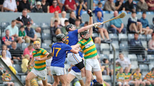 <p>HANDS ON: Blackrock’s Shane O’Keeffe, who hit 1-1, battles for the dropping ball with St Finbarr’s pair Glenn O’Connor and Damien Cahalane in their Cork PSHC clash at Páirc Uí Rinn. Pic: Jim Coughlan</p>