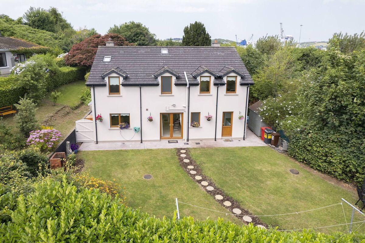 Elm Lawn is in excellent nick and stands on 0.25 of an acre. Elm Lawn is in excellent nick and stands on 0.25 of an acre.