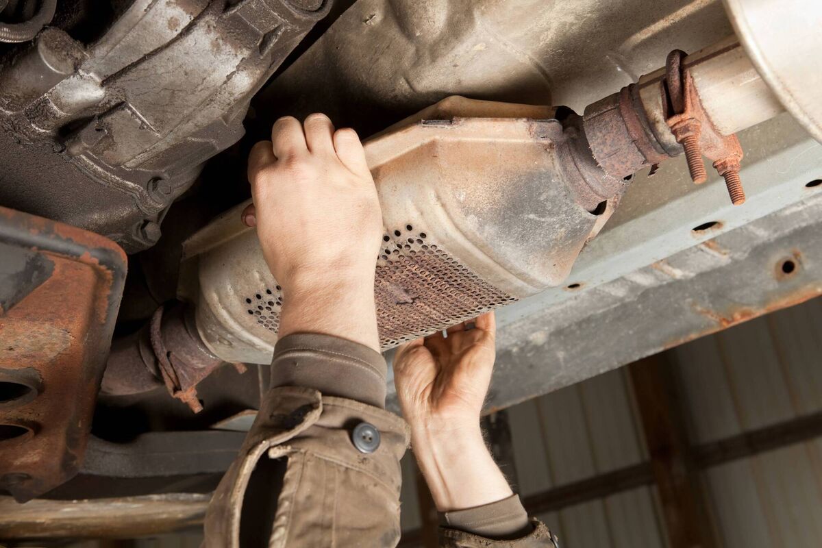 Catalytic converters were discovered in the 1930s.But it took 40 years for them to begin to be installed regularly in cars. Why? Catalytic converters were discovered in the 1930s.But it took 40 years for them to begin to be installed regularly in cars. Why?