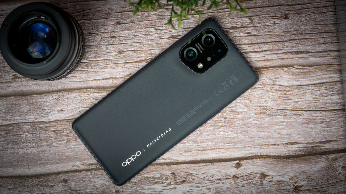 The Oppo Find X5 feels silky smooth in the hand. Picture: Noel Campion.