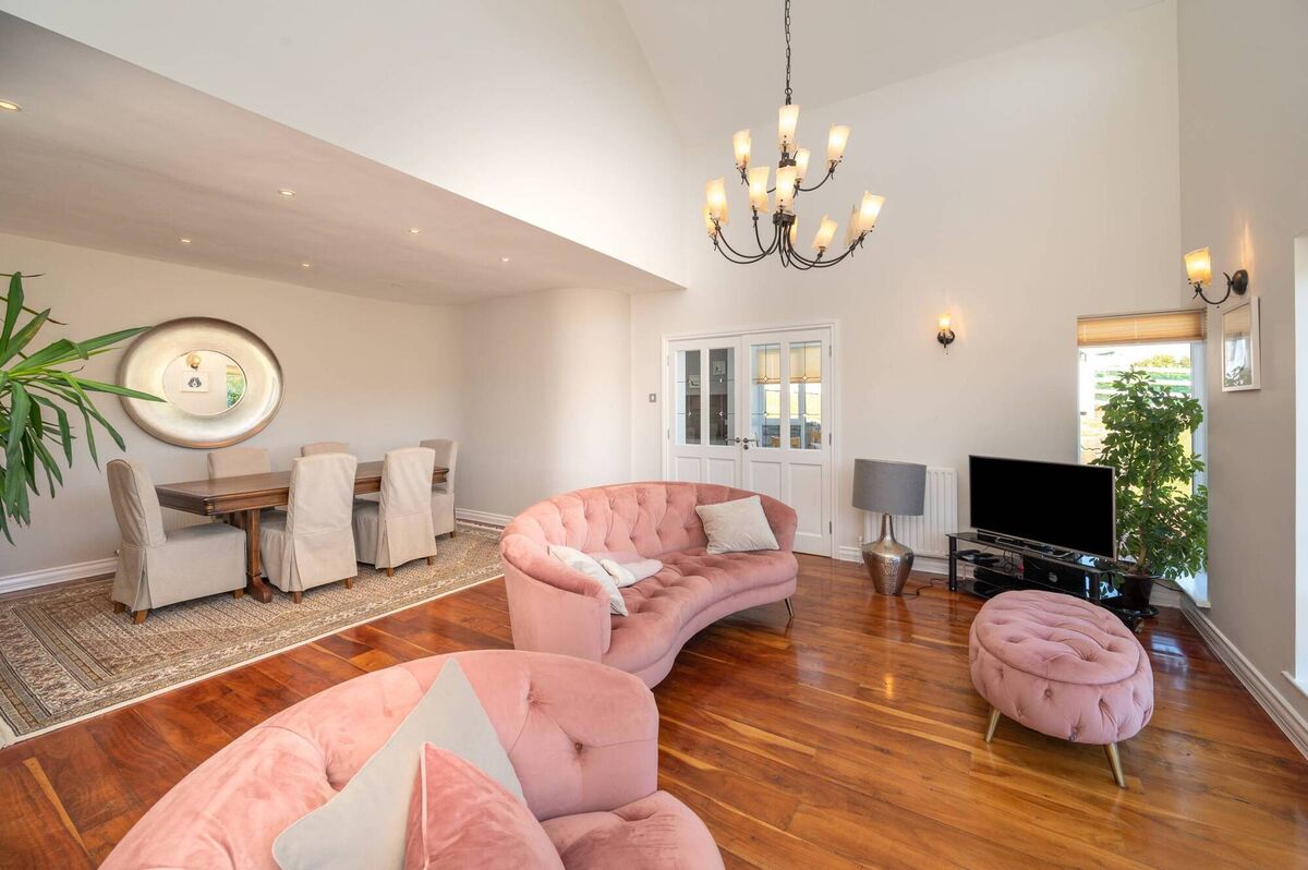 Flooring is generally good quality hardwood and tiling. Flooring is generally good quality hardwood and tiling.