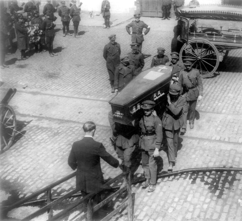 The body of Michael Collins is carried on board 'The Classic' at Cork's quays before being brought to Dublin for the funeral at Glasnevin Cemetery in August 1922. The body of Michael Collins is carried on board 'The Classic' at Cork's quays before being brought to Dublin for the funeral at Glasnevin Cemetery in August 1922.