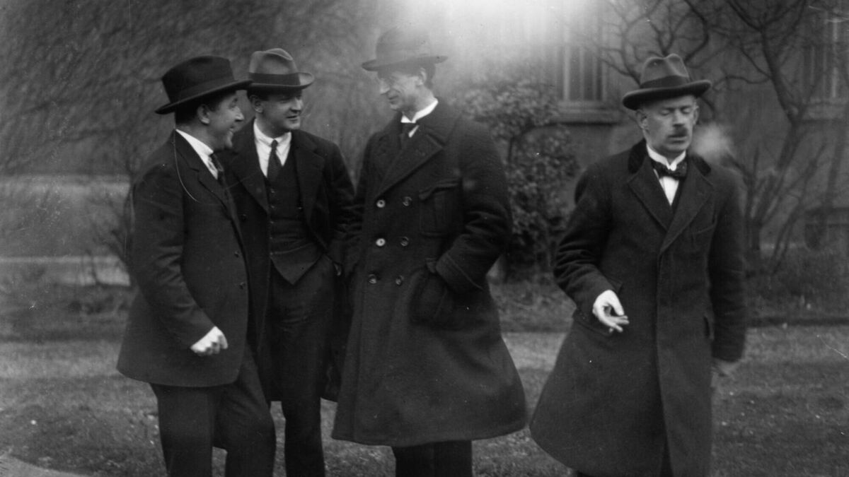 Daniel McConnell: How Michael Collins and Éamon de Valera went from friends to rivals - Vimarsana News