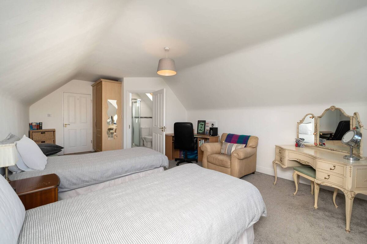 Top floor en suite bedroom no 5 Top floor en suite bedroom no 5