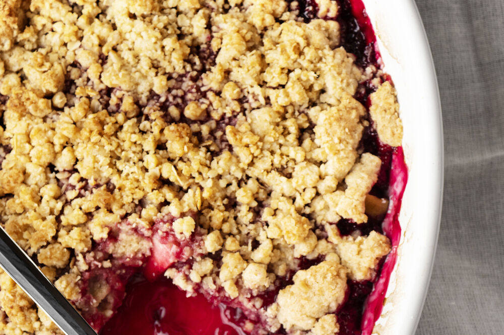 Blackberry pear and ginger bake