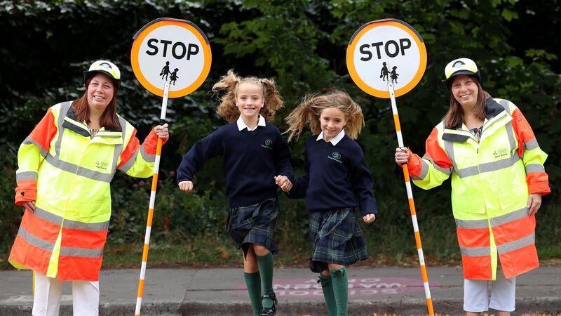 Fine to double to €160 for motorists who fail to stop at school warden sign Fine to double to €160 for motorists who fail to stop at school warden sign