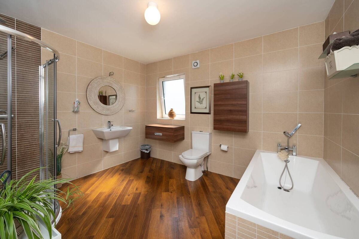 Hotel-standard bathroom