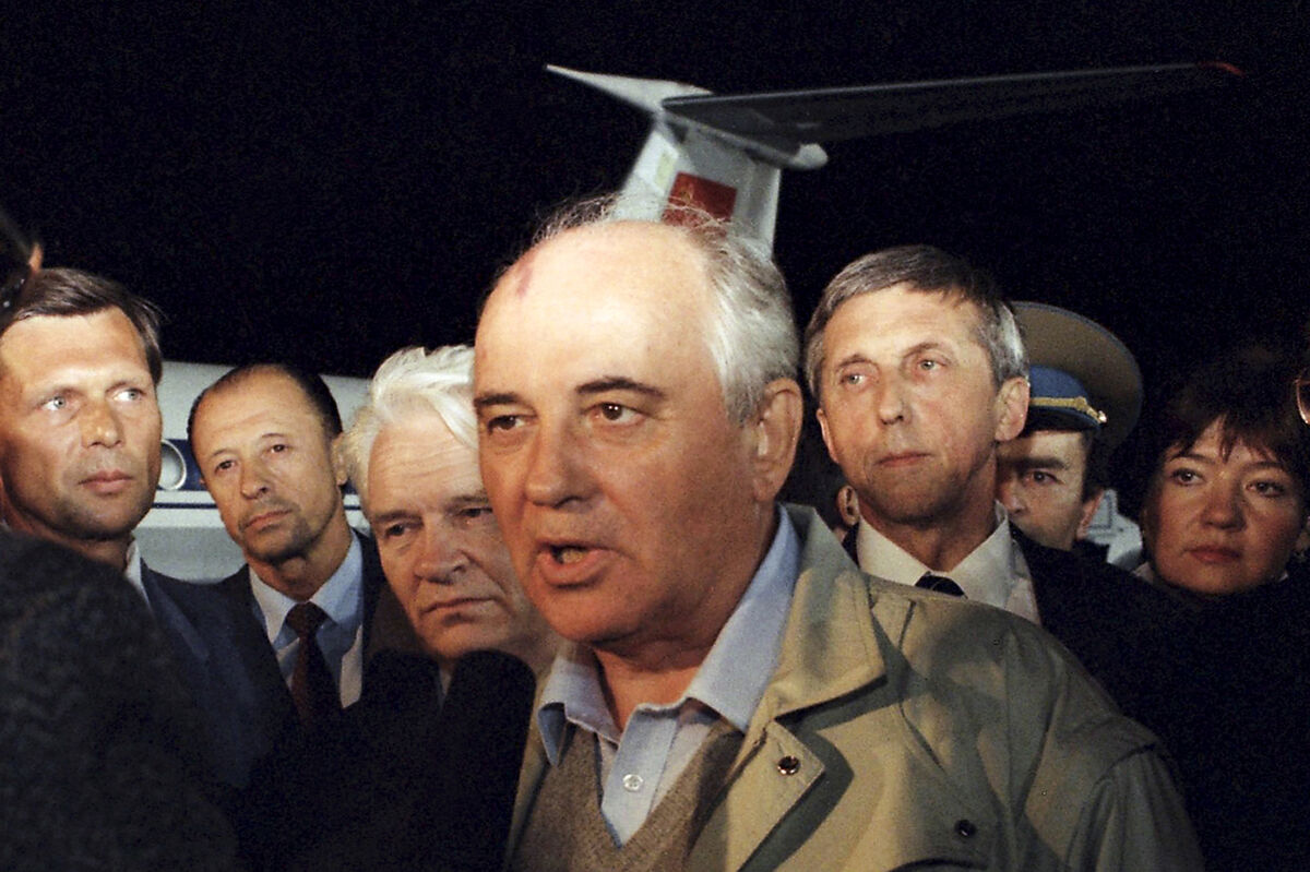 Thursday, August 22, 1991: Soviet President Mikhail Gorbachev speaks to a Soviet TV newsman at Vnukovo airport outside Moscow, shortly after arriving from Crimea after a three-day coup by Communist hard-liners failed, in Russia. Picture: AP Photo, File Thursday, August 22, 1991: Soviet President Mikhail Gorbachev speaks to a Soviet TV newsman at Vnukovo airport outside Moscow, shortly after arriving from Crimea after a three-day coup by Communist hard-liners failed, in Russia. Picture: AP Photo, File