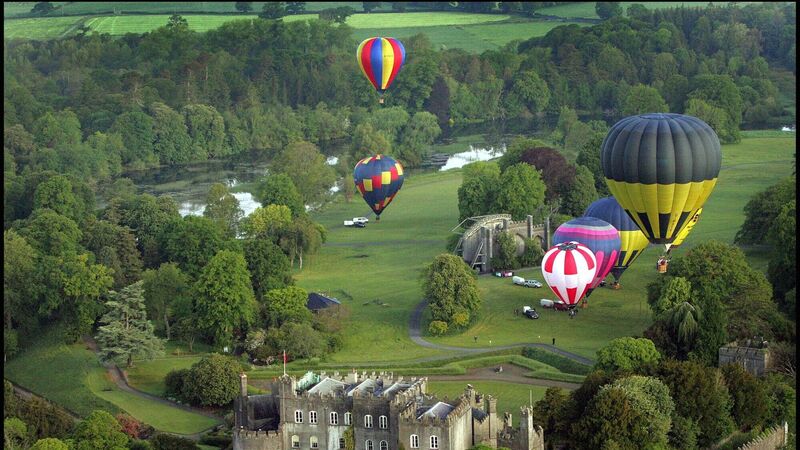 Weekend Loves: Hot air ballooning, heritage throws and Halloween wreaths