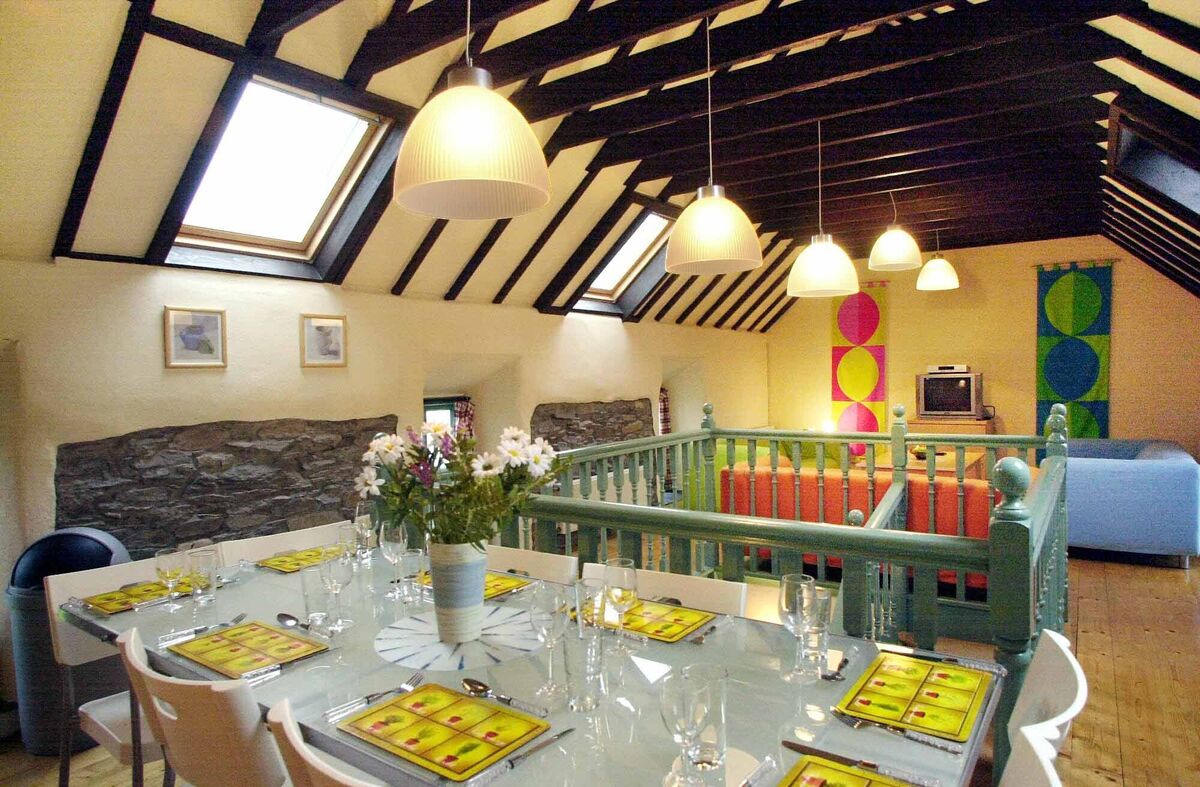 Old Stone Barn had a first floor living area in the 2000s, bedrooms have since been reinstated upstairs Old Stone Barn had a first floor living area in the 2000s, bedrooms have since been reinstated upstairs
