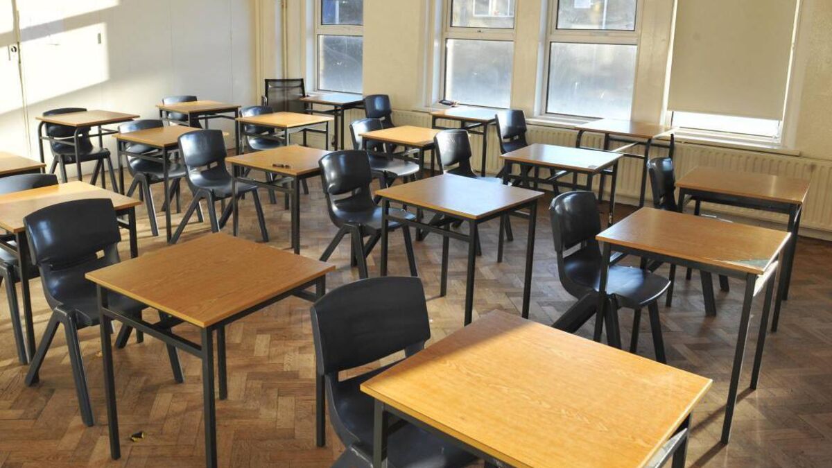 Teacher Enoch Burke avoids immediate arrest in row over transgender student - Vimarsana News