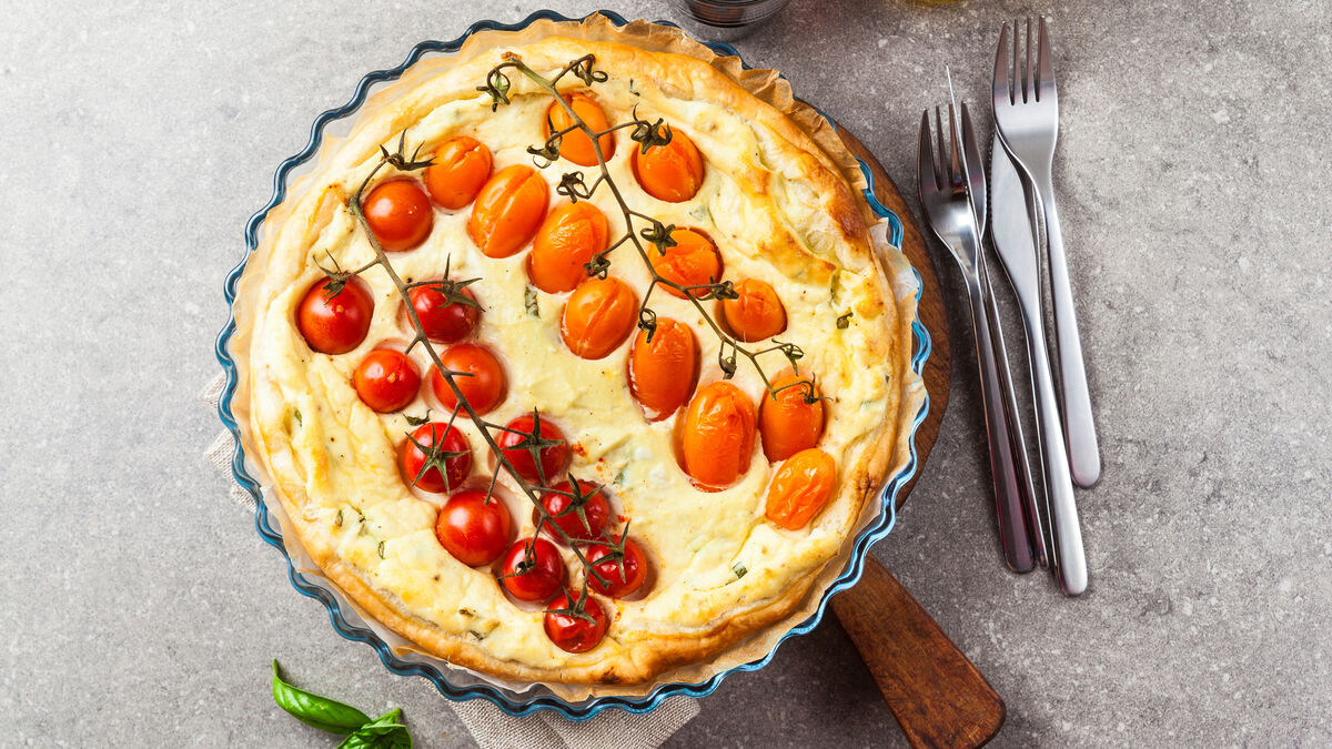 Tomato and cheese tart