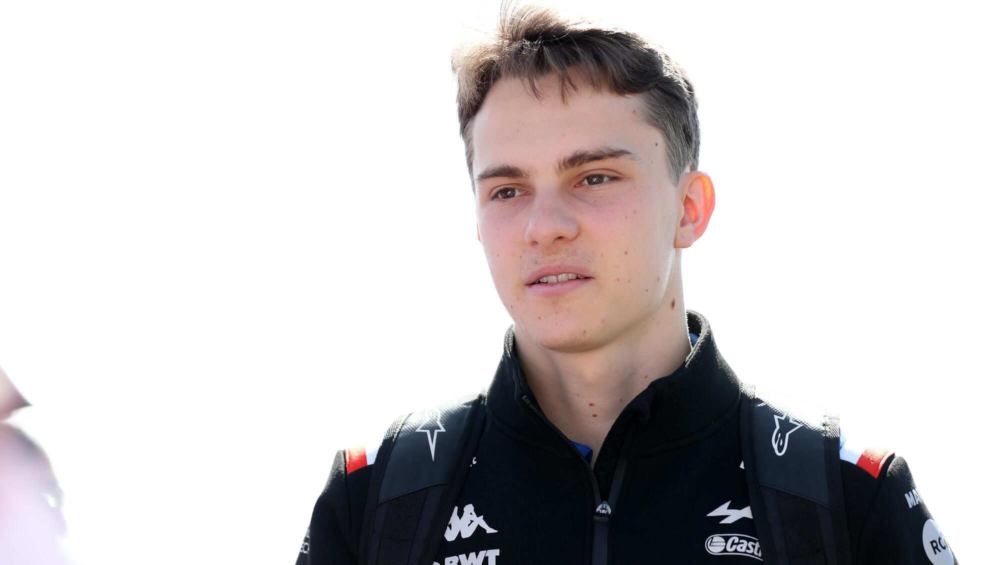 Oscar Piastri to race for McLaren in 2023 after team win dispute against Alpine