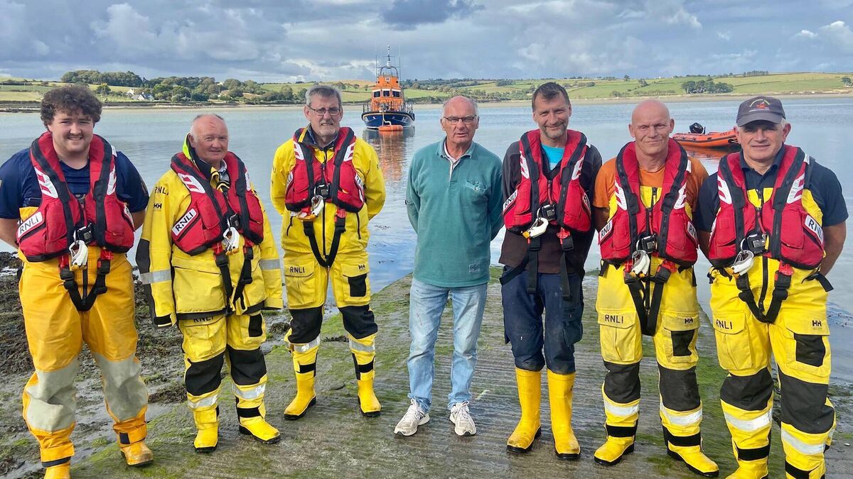 Two people rescued from burning boat off West Cork coast - Vimarsana News
