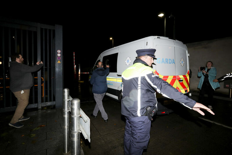 A Garda van containing a man in his 20s who was questioned by gardaí in connection with the murders of Lisa Cash, 18, and her eight-year-old twin brother and sister, Christy and Chelsea Cawley arrives at the CCJ, Dublin. Picture: COLIN KEEGAN / Collins Photos