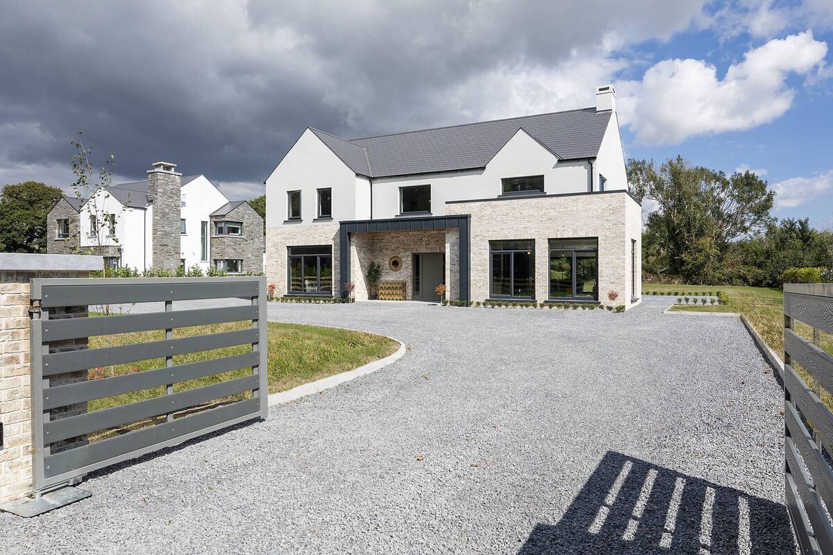 Gated access to one of five in a row - all one-offs