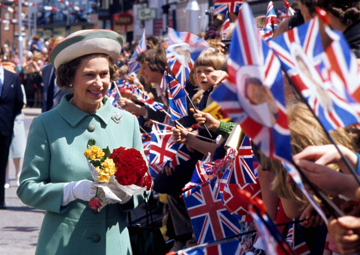 Queen Elizabeth on a walkabout in Portsmouth during her silver jubilee tour of Britain. Picture: Ron Bell/PA Wire
