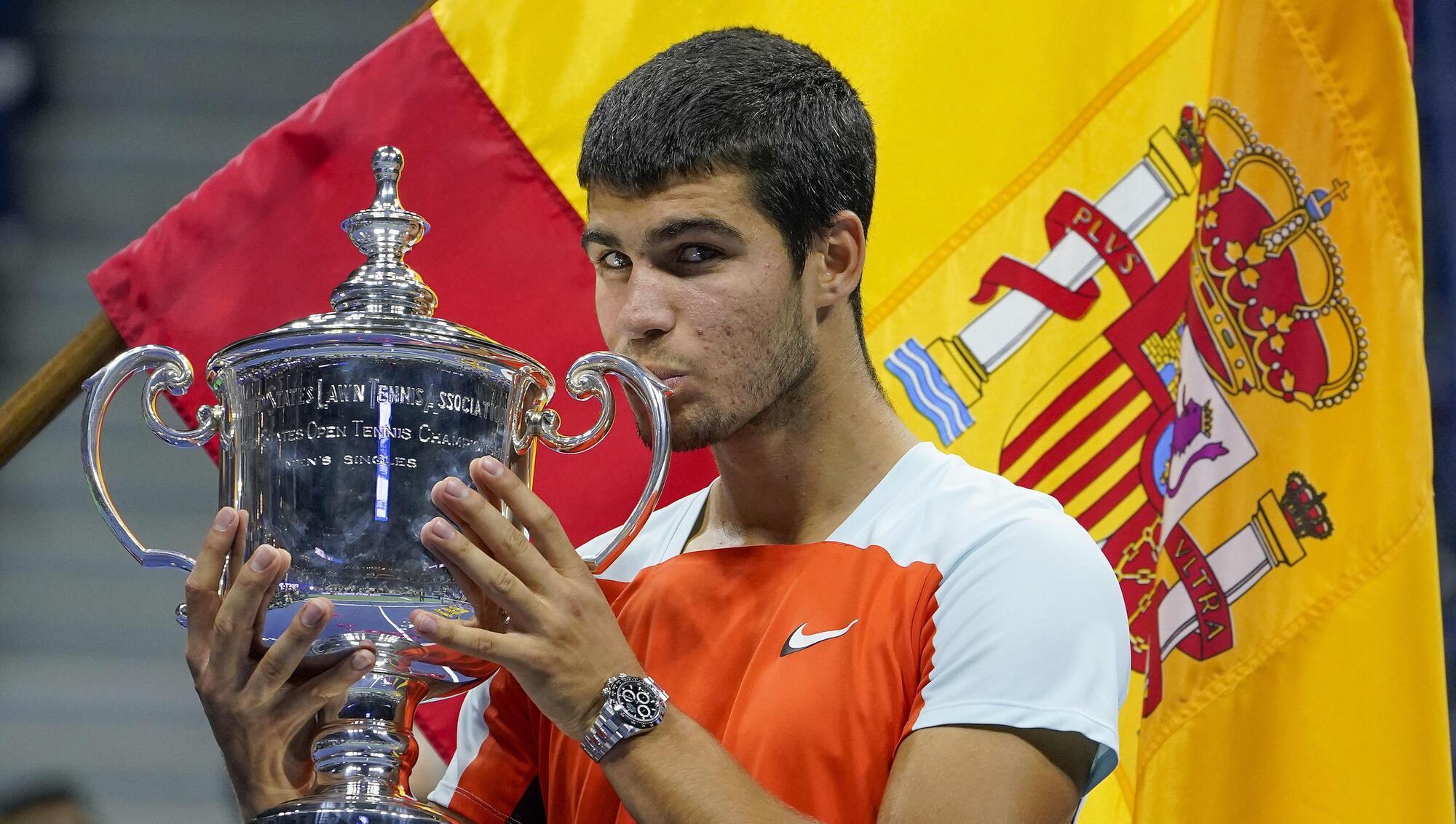 Carlos Alcaraz beats Casper Ruud in US Open final to win first grand slam at age of 19