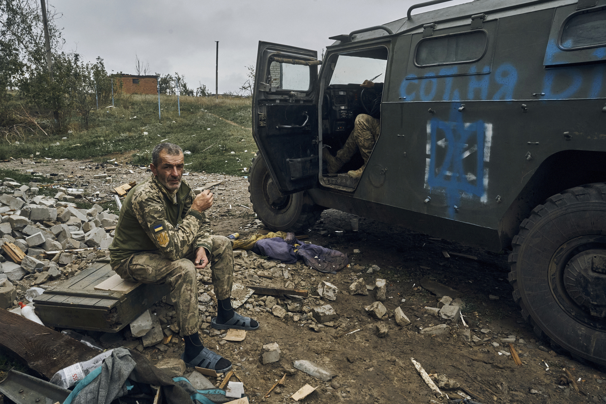 Zelenskyy hails liberation of 6,000 sq km of land as Russian troops retreat