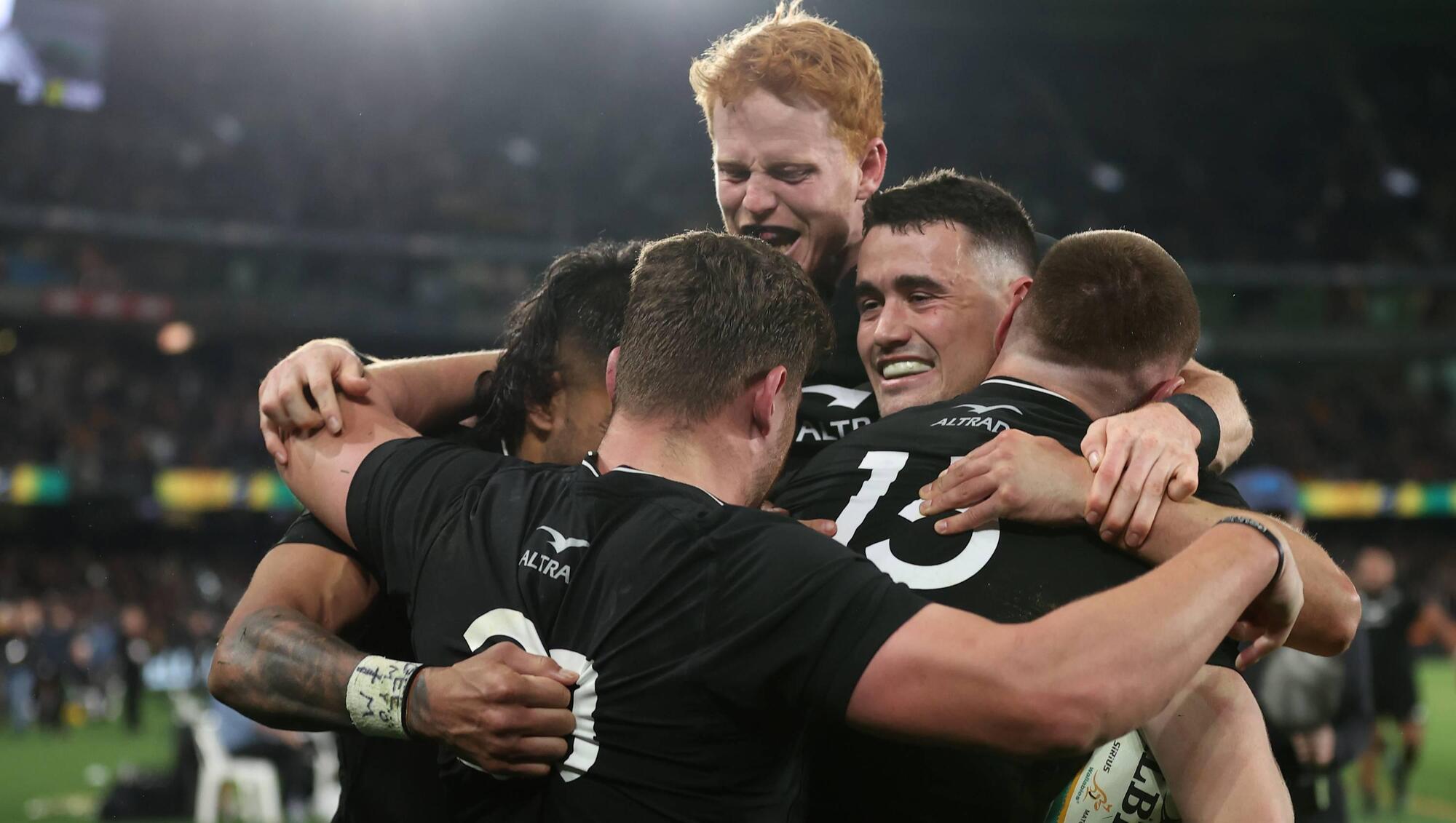 'Ridiculous call': French referee Raynal at centre of Bledisloe storm over late Wallaby time-wasting call
