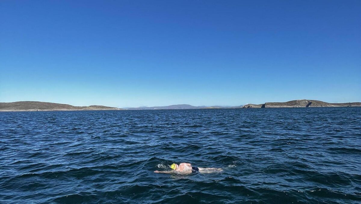 Fourteen hours into the mammoth swim, donations were up to almost €4,500, just short of their goal of €5,000.