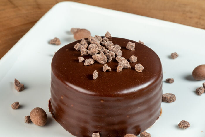Hazelnut praline cake
