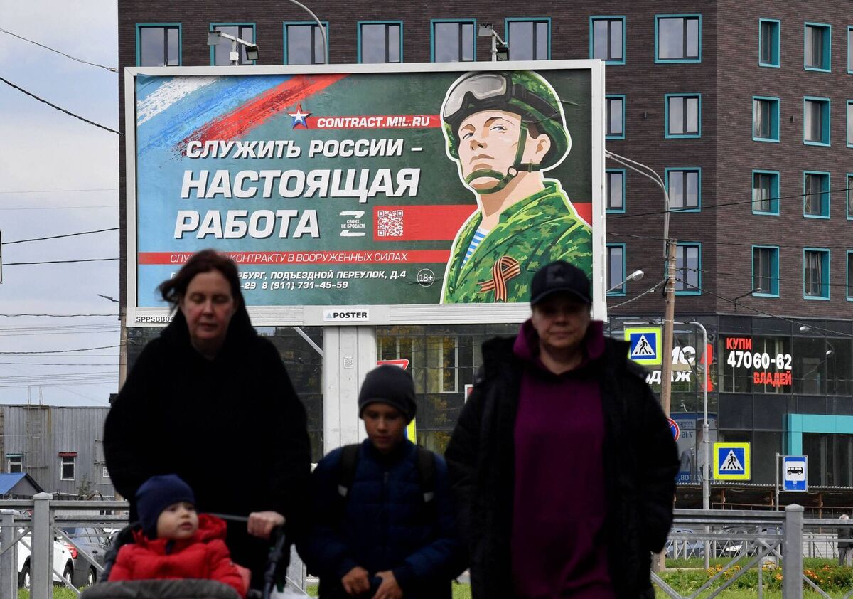 A billboard promoting Russian army service, bearing the slogan ‘Serving Russia is a real job’, in St Petersburg. Picture: Olga Maltseva
A billboard promoting Russian army service, bearing the slogan ‘Serving Russia is a real job’, in St Petersburg. Picture: Olga Maltseva