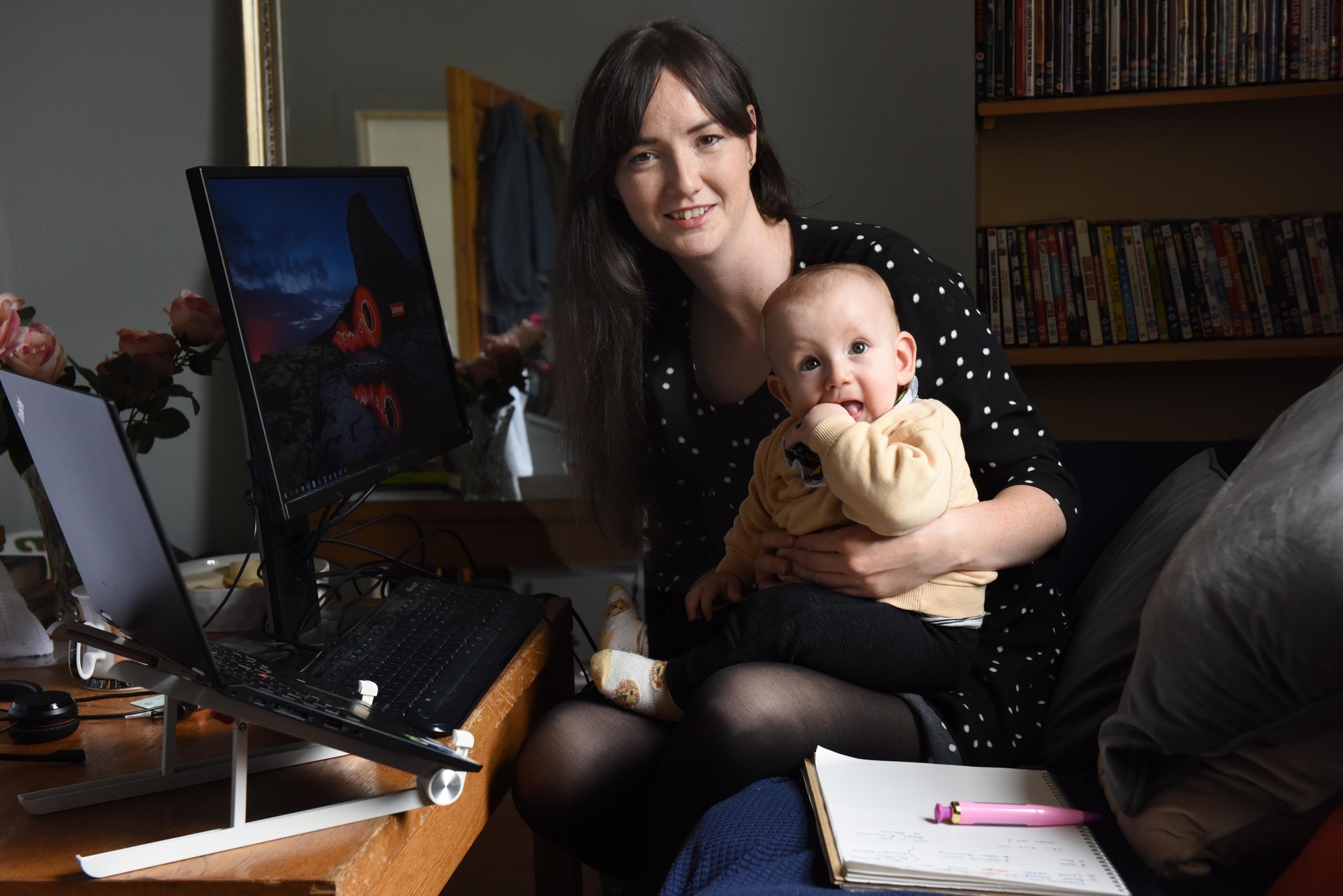 Everything new mums need to know about returning to work while breastfeeding