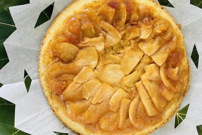 Bramley Apple and Rosemary Pan Cake